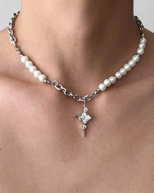 Asymmetry Pearl Necklace