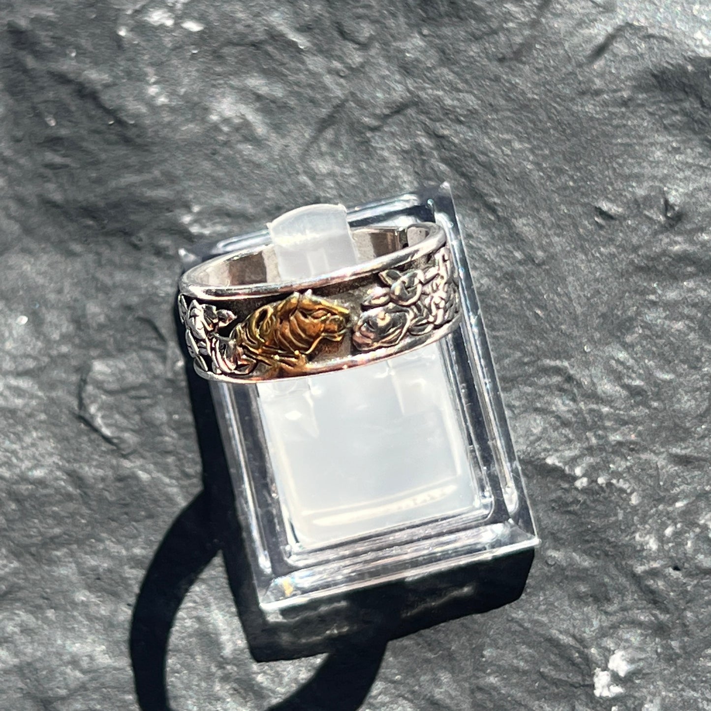 Tiger  ring