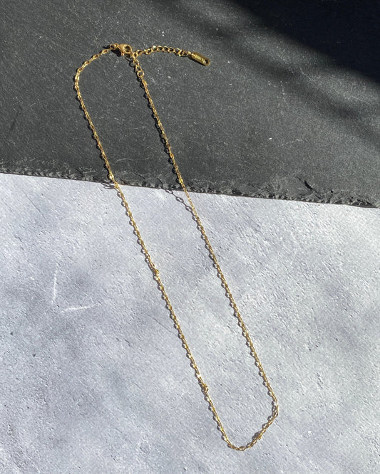 Petal chain necklace